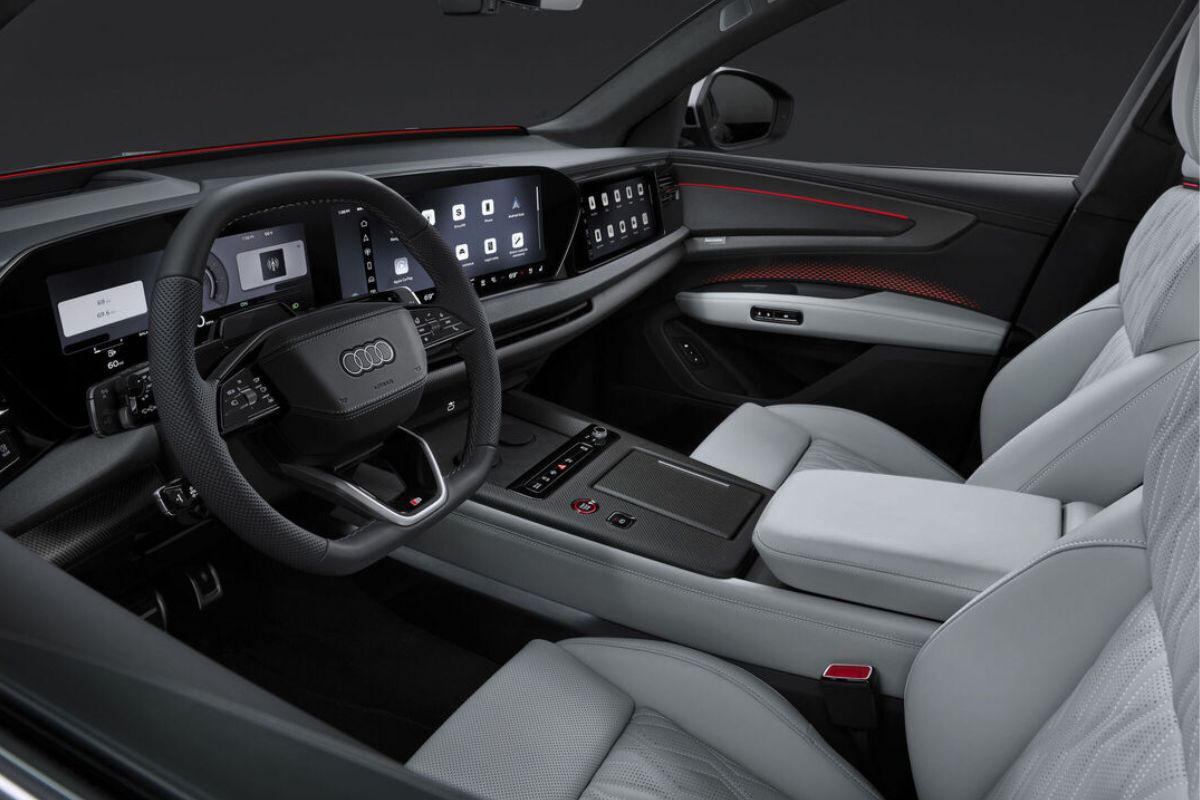 Audi Q9 की पहली झलक में दिखा प्रीमियम केबिन, 7-सीटर SUV में मिलेंगे हाईटेक फीचर्स