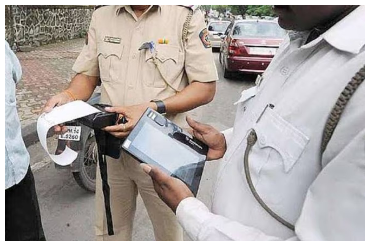 Bettiah News: ट्रैफिक नियम तोड़ने वालों की खैर नहीं, अप्रैल में 4212 गाड़ियों का कटा चालान, 69 लाख रुपये का जुर्माना वसूला