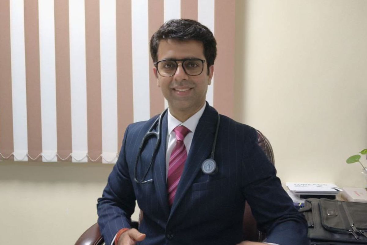 लंबे समय से था सिरदर्द, जांच में निकला ब्रेन ट्यूमर, डॉ. अभिषेक आनंद के इलाज से सुधरी मरीज की हालत