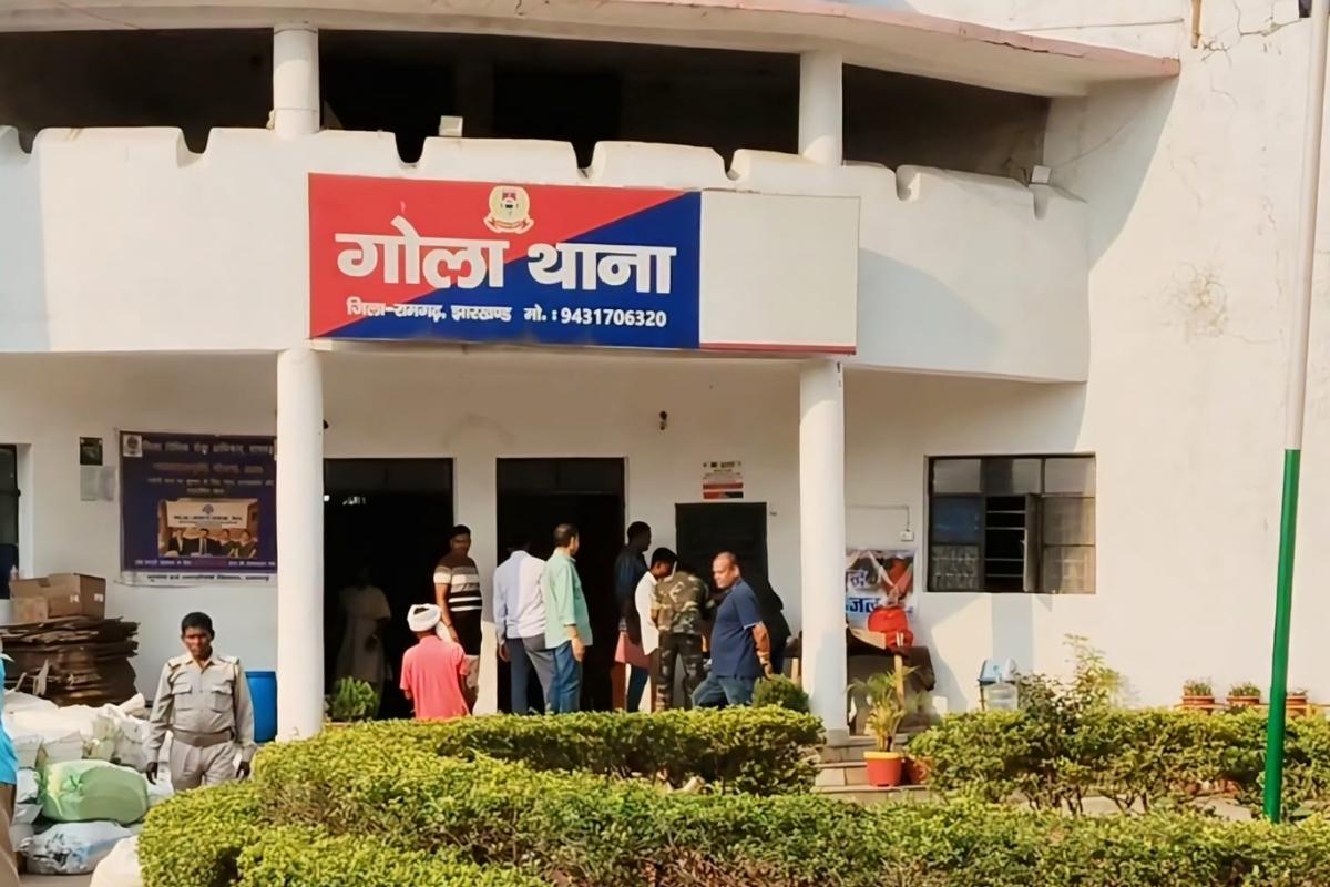 रामगढ़ : सोलर ऊर्जा संयंत्र से मशीन और तार चोरी करते तीन किशोर पकड़े गए