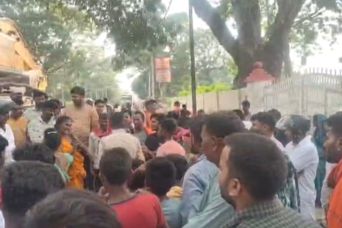 Gopalganj News: दहेज विवाद में देखौकी कार्यक्रम के दौरान मंदिर परिसर में मारपीट