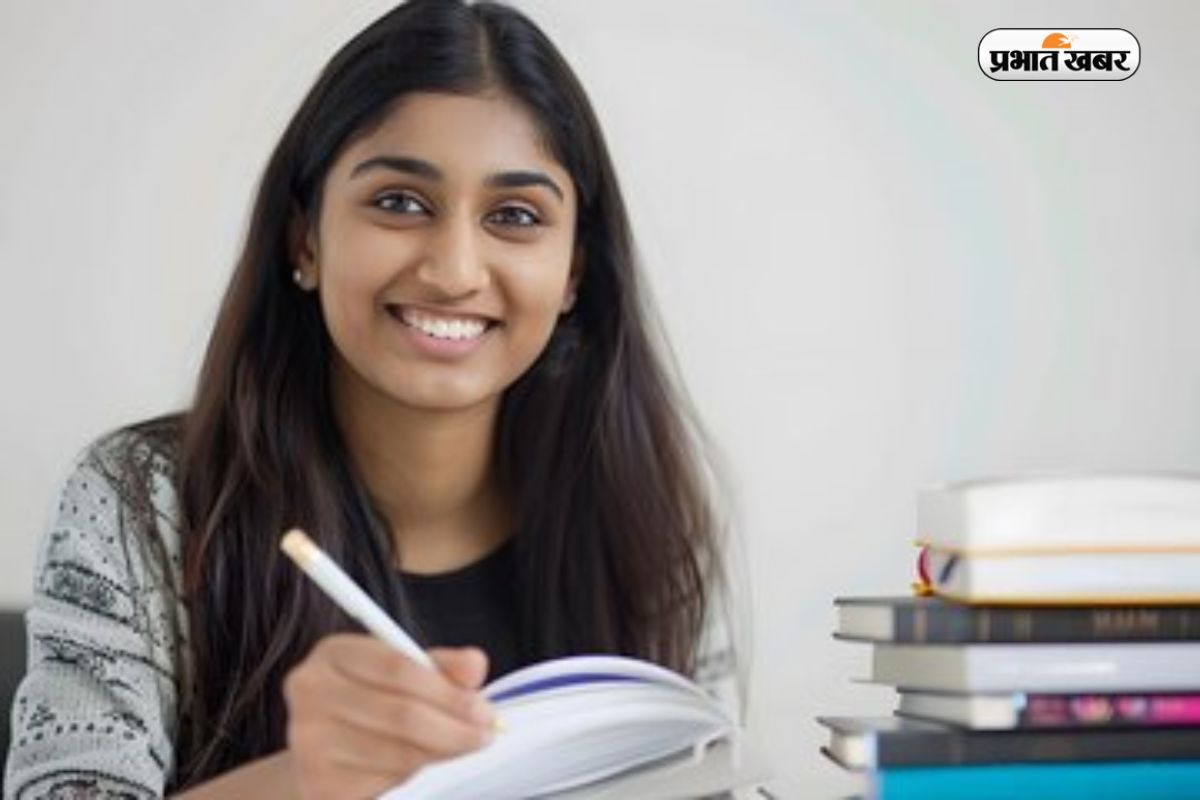 MBBS के बाद सरकारी नौकरी की है तलाश? इन सेक्टर्स में बनाएं शानदार करियर