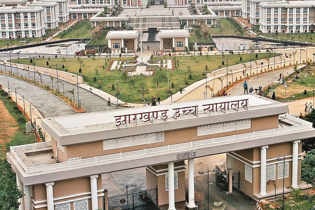 Jharkhand High Court: झारखंड हाईकोर्ट में झूठा शपथ पत्र देना पड़ा भारी: रांची के सुखदेव नगर जमीन विवाद में महादेव उरांव को अवमानना नोटिस