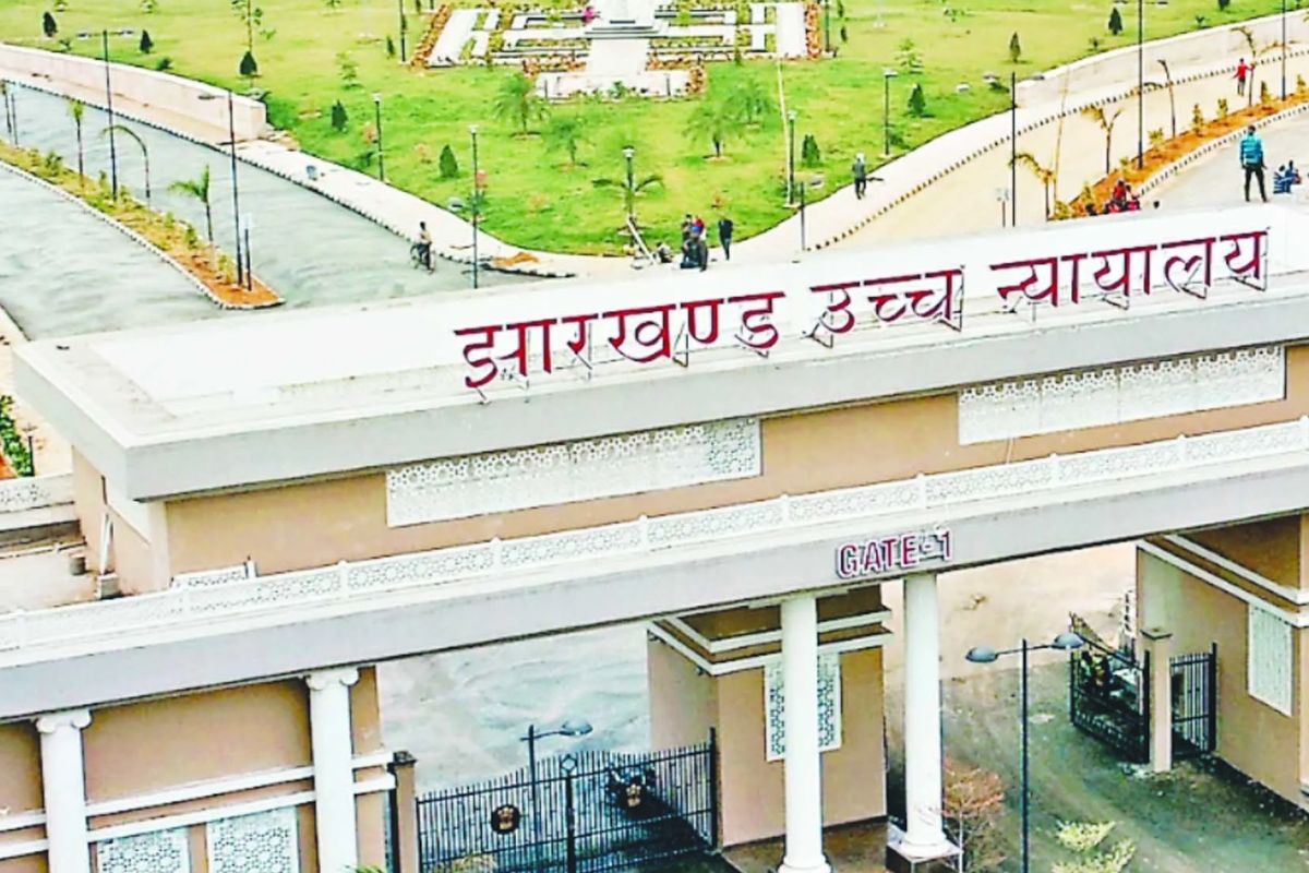 पेट्रोल-डीजल की किल्लत पर झारखंड हाईकोर्ट गंभीर, वकीलों ने दिया ‘वर्क फ्रॉम होम’ का सुझाव