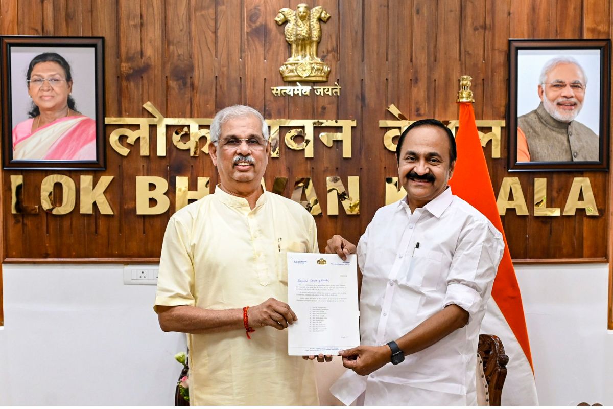 केरलम कैबिनेट में दिखेगा कांग्रेस का दबदबा: शपथ ग्रहण से पहले मंत्रियों की लिस्ट फाइनल, देखें सूची