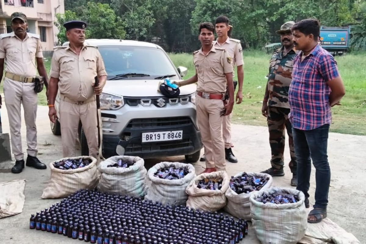 खगड़िया पुलिस ने पकड़ी कोडिन कफ सिरप की खेप, चालक वाहन छोड़कर फरार