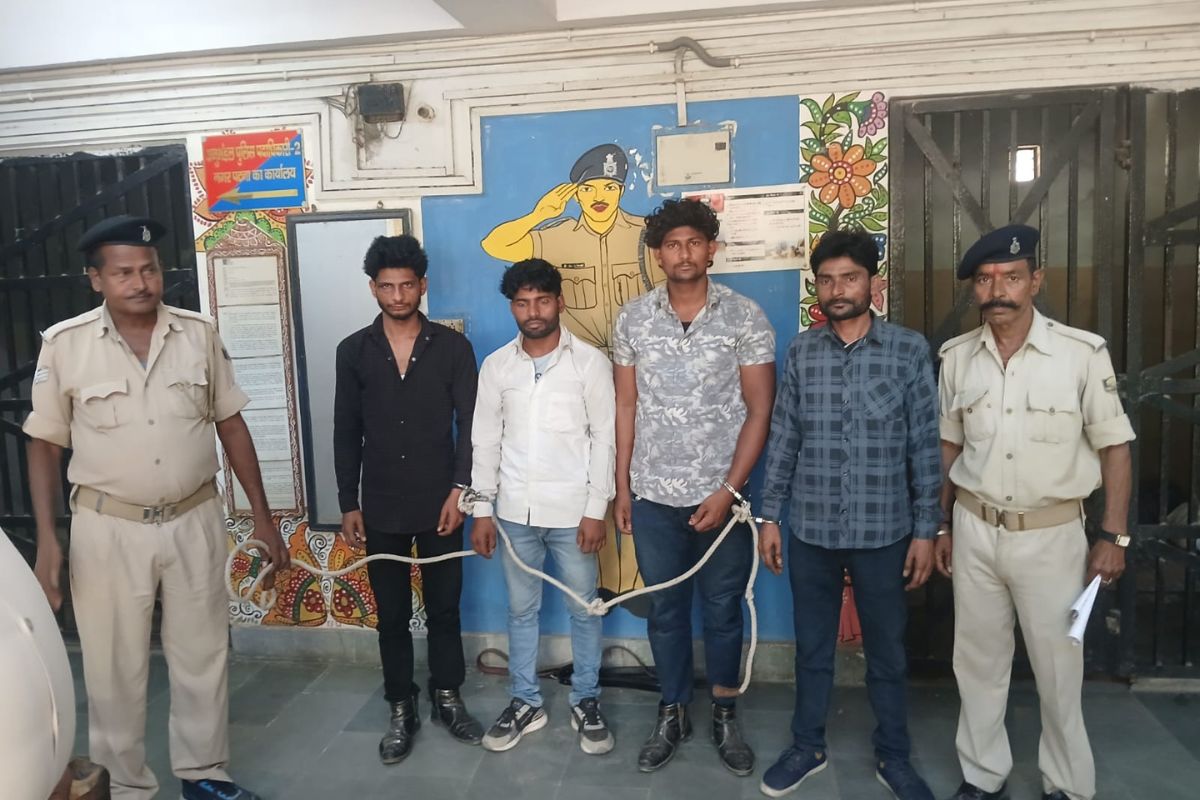 पटना में जमीन हड़पने की साजिश नाकाम, निबंधन कार्यालय से दस्तावेज चुराने पहुंचे गिरोह का भंडाफोड़