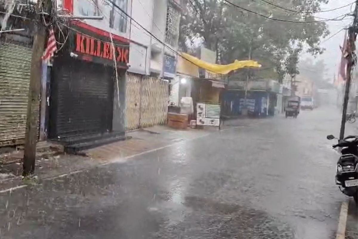 लोहरदगा में बदला मौसम का मिजाज, झमाझम बारिश से लोगों को मिली राहत