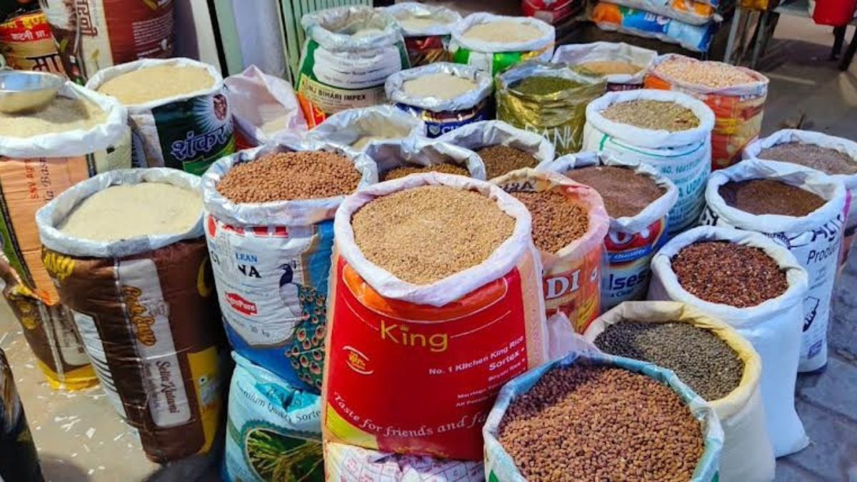 किशनगंज मंडी में मक्के की कीमतों में भारी गिरावट से किसान परेशान, चावल के दामों में उछाल, देखें आज की रेट लिस्ट