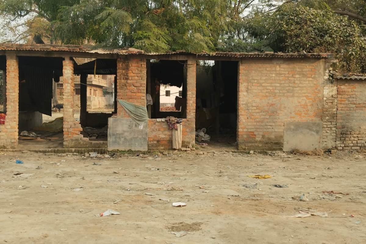 Motihari News: अस्तित्व की जंग लड़ रही ऐतिहासिक श्रीकृष्ण गोशाला, अतिक्रमण की चपेट में करोड़ों की जमीन