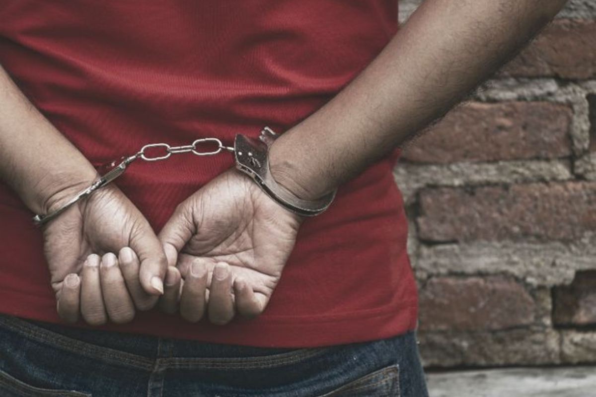 सोशल मीडिया पर हथियार वाली तस्वीर पोस्ट करना युवक को पड़ा भारी, गिरफ्तार
