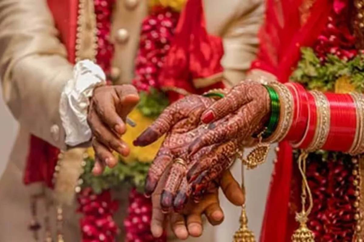 Muzaffarpur News: दूल्हे ने मांगी अपाचे बाइक, विधवा मां के इंकार पर शादी तोड़ दूसरी को बनाया दुल्हन