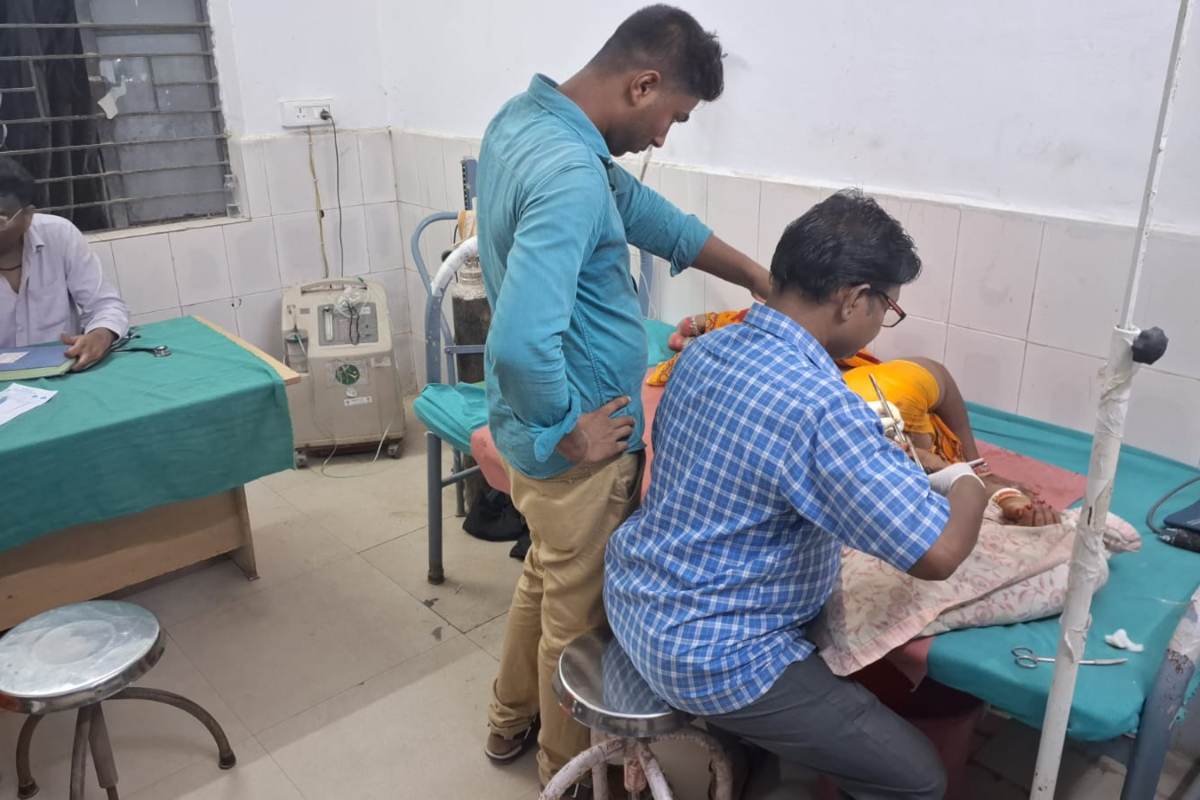 Muzaffarpur News: आपसी विवाद में महिला की बेरहमी से पिटाई, कान काटकर सोने की बाली छीनी