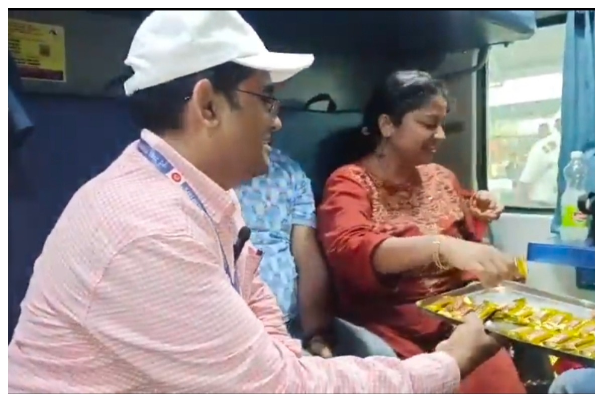Muzaffarpur News: चॉकलेट के साथ स्वच्छता की सीख, पूर्व मध्य रेल मंडलों में दिखेगा अनूठा अंदाज
