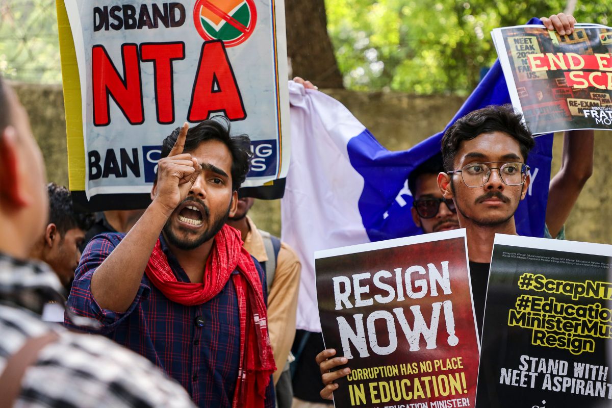 नीट पेपर लीक मामले में सीबीआई की ताबड़तोड़ कार्रवाई, 14 दिनों की रिमांड पर ‘मास्टरमाइंड’