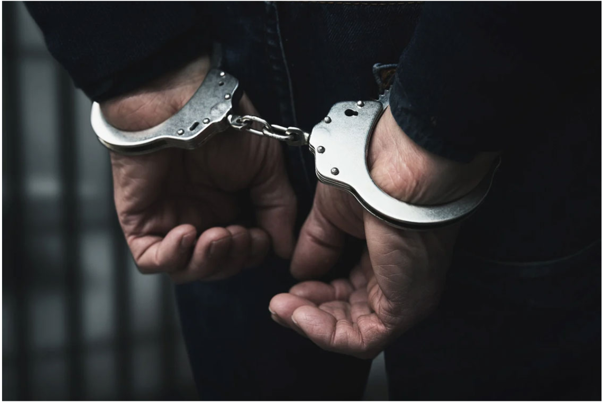 सीवान में शौच के बहाने दिया चकमा, गलियों में दौड़ी पुलिस