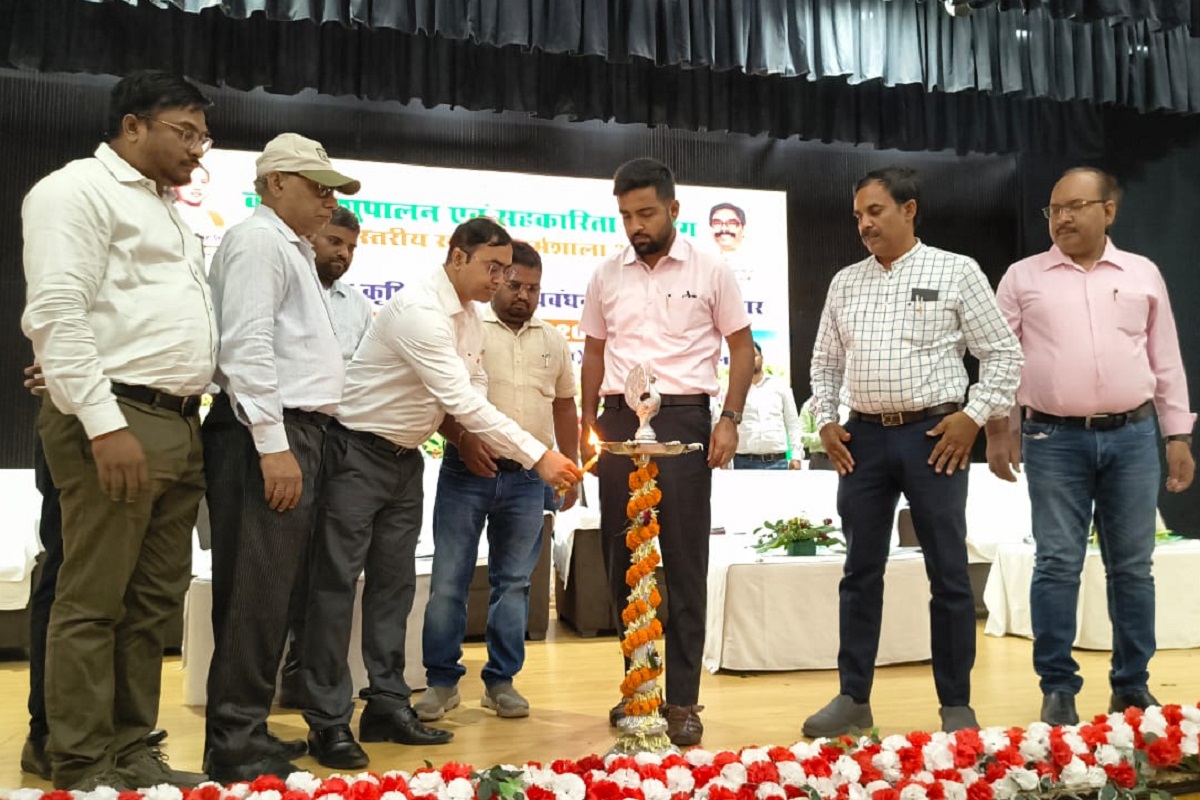 पलामू के डीसी ने किसानों को दिया आमदनी बढ़ाने का मंत्र, सुखाड़ प्रबंध पर कार्यशाला