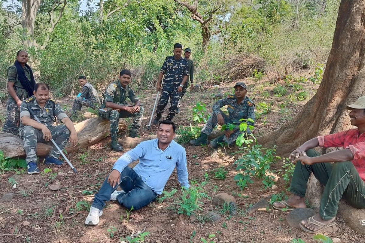 Palamu: शादी के मंडप से दुल्हन फरार, छोटी बहन से हुई दूल्हे की शादी