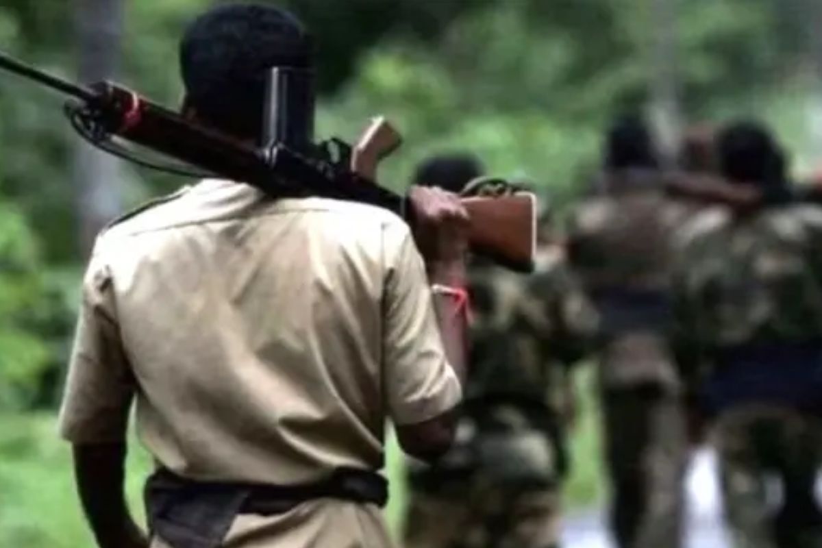 गया के कुंवारा पहाड़ी से हथियार बरामदगी मामले में अज्ञात नक्सलियों पर प्राथमिकी दर्ज, आरोपित की तलाश में जुटी पुलिस