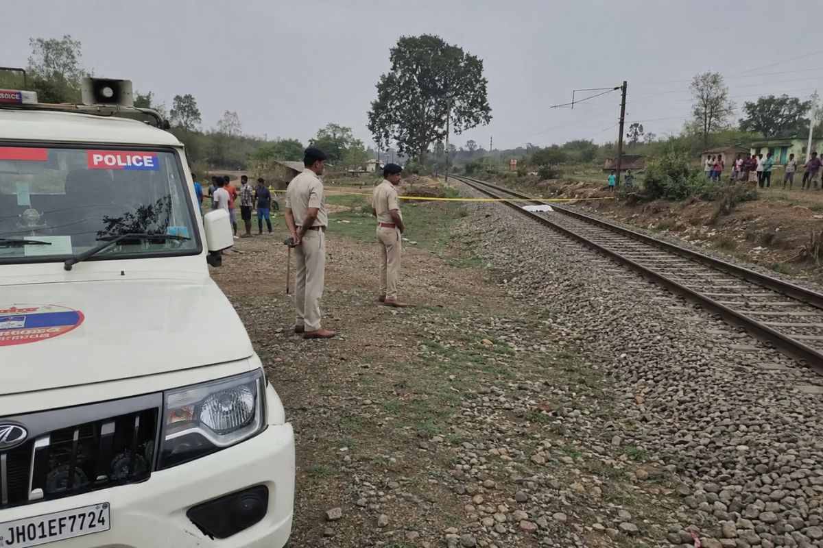 रांची में दर्दनाक रेल हादसा: लोहरदगा ट्रेन से गिरकर 1 की मौत, पुलिस जांच में जुटी