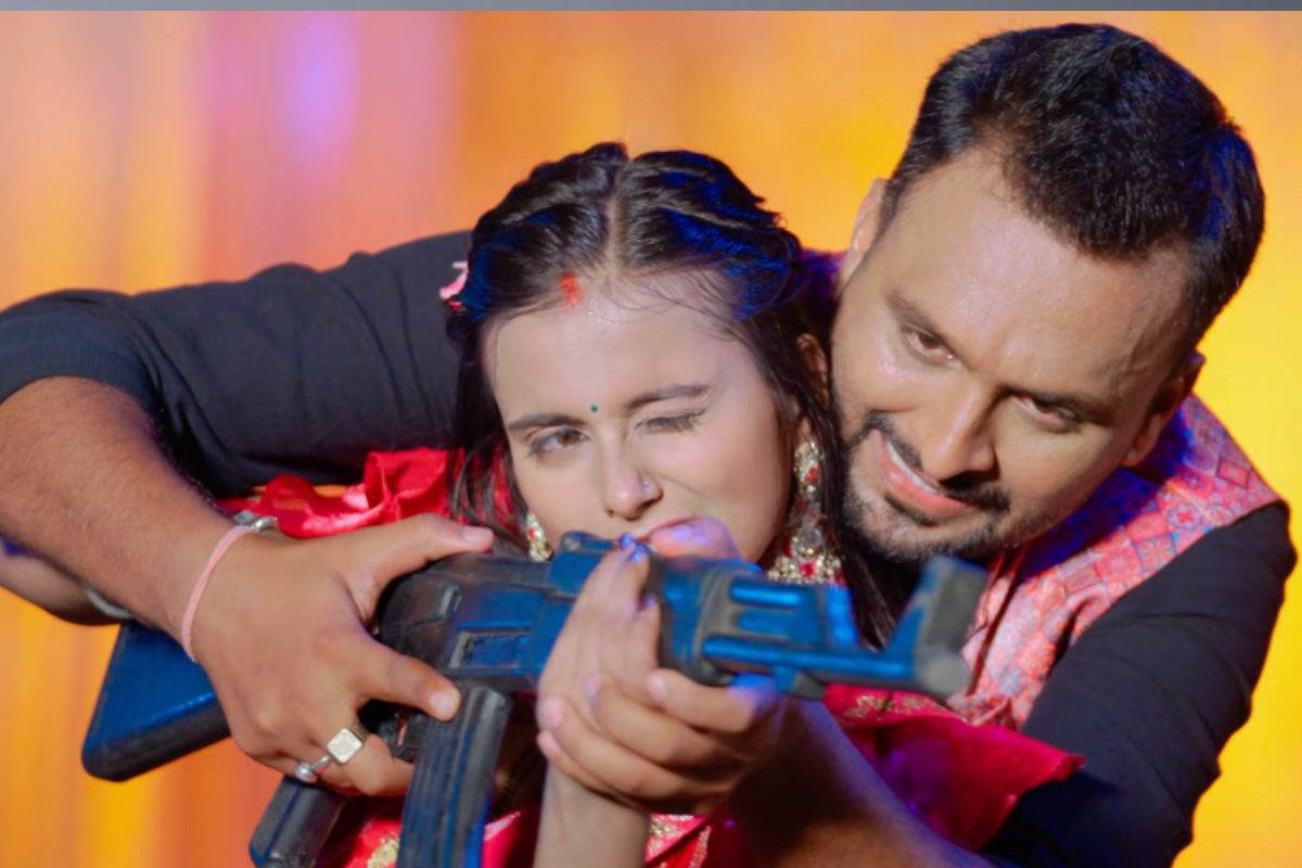 शिवानी सिंह का गाना ‘मेहरारू vs AK47’ ने मचाया धमाल, पति- पत्नी की दिखी जबरदस्त केमिस्ट्री