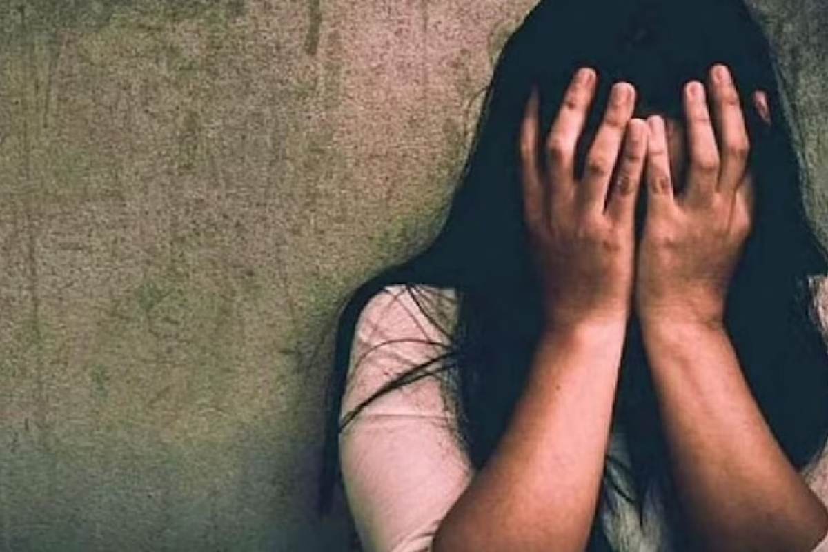 Sitamadhi News: ननिहाल आई आठ साल की बच्ची से दुष्कर्म, गुस्से में लोगों ने सड़क पर की आगजनी