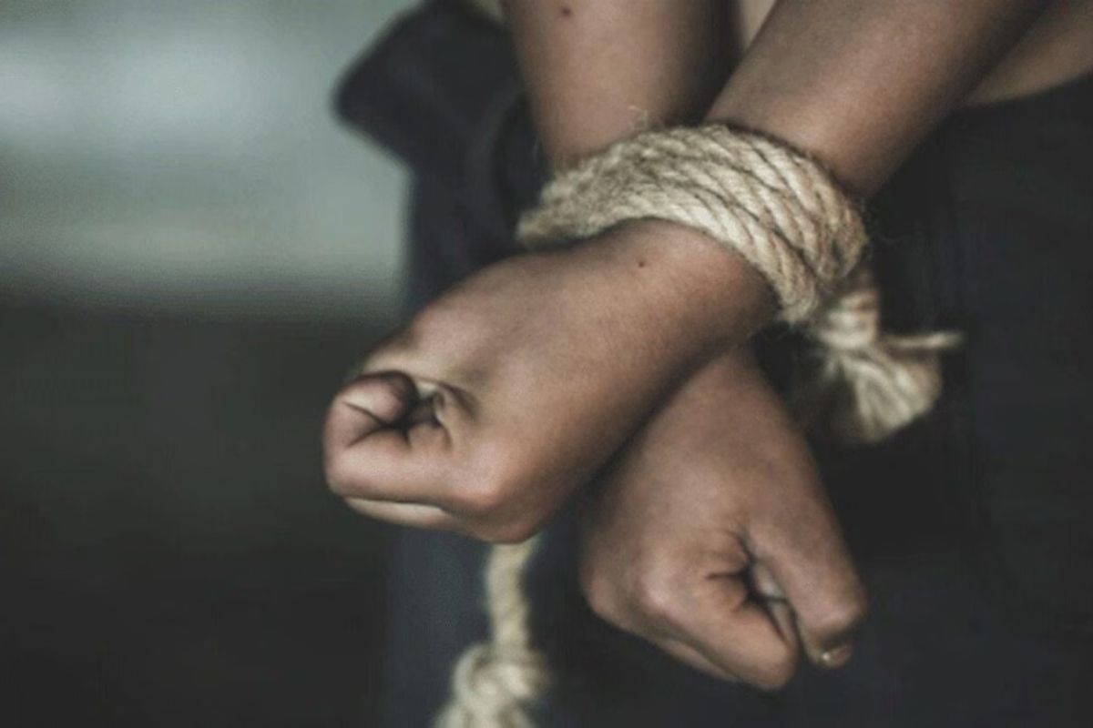 बेगूसराय में E-रिक्शा कारोबारी का अपहरण कर फिरौती मांगने वाले चार बदमाश गिरफ्तार, पुलिस ने व्यवसायी को कराया मुक्त