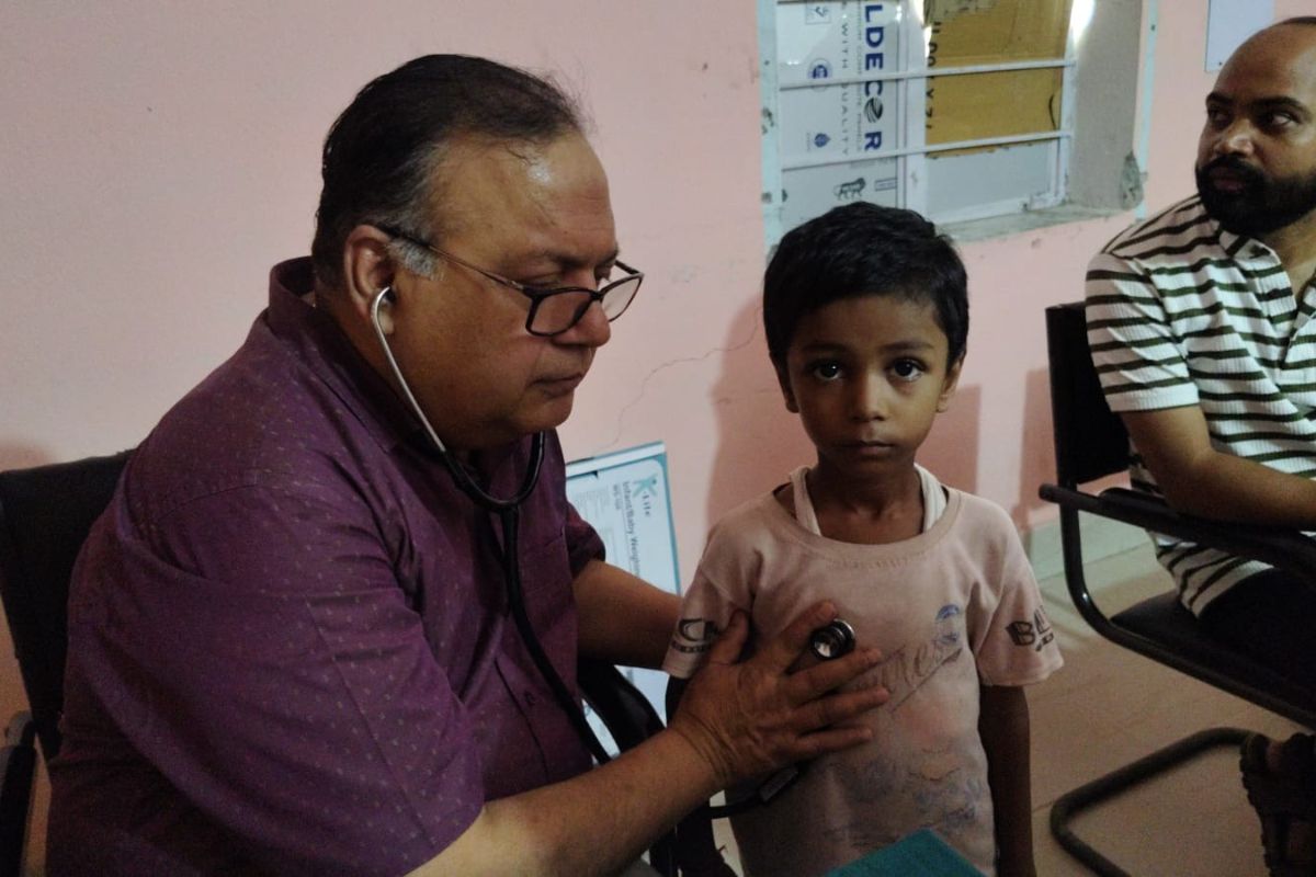 नालंदा में रेड क्रॉस का बड़ा मानवता अभियान, नि:शुल्क स्वास्थ्य जांच शिविर में लोगों का हुआ इलाज