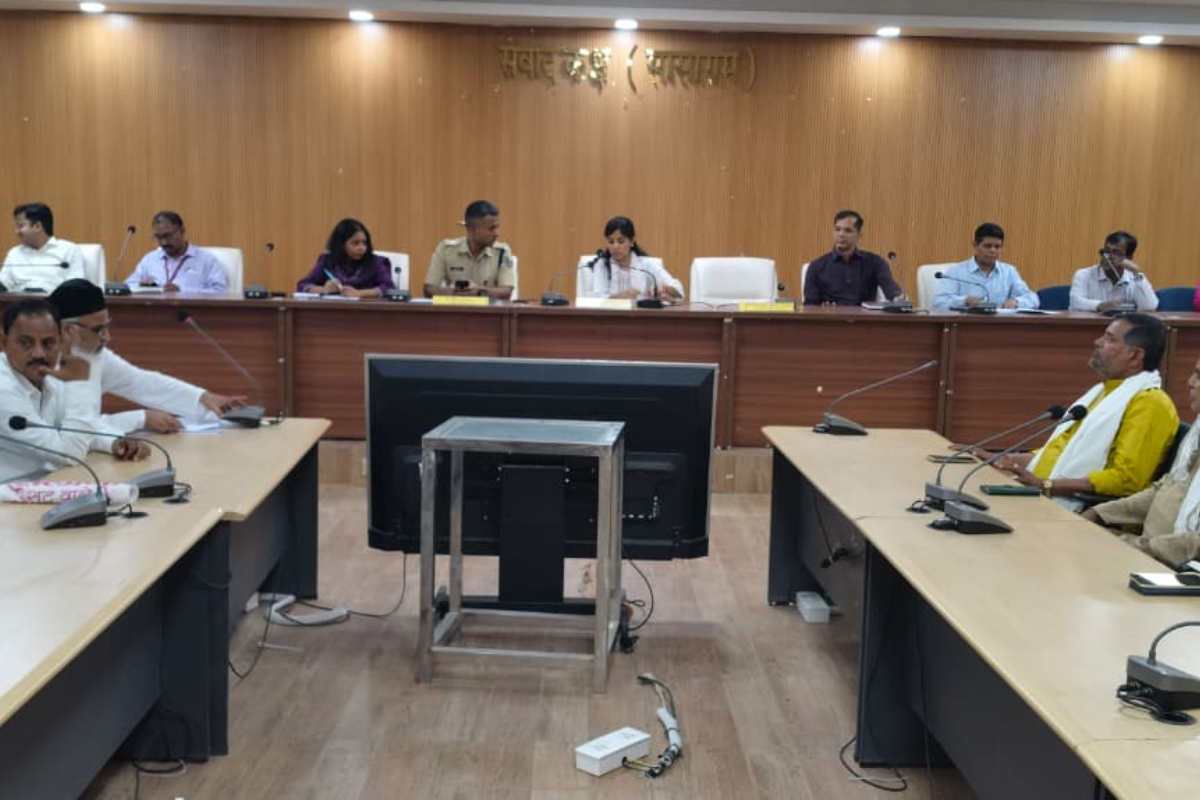 सासाराम में बकरीद को लेकर शांति समिति की बैठक, डीएम और एसपी ने की सौहार्द बनाए रखने की अपील