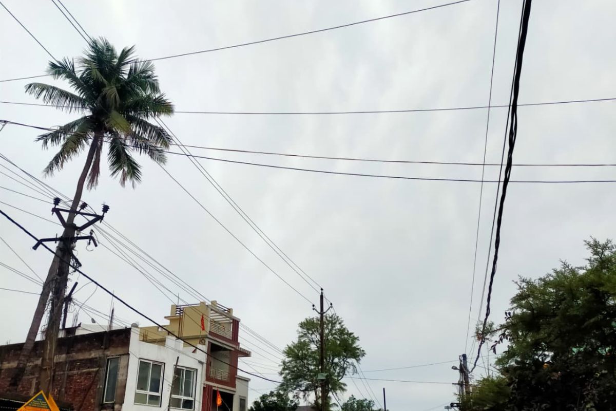 पूर्णिया में खुशनुमा सुबह के बीच मंडराया बड़ा खतरा, मौसम विभाग का ‘भारी बारिश और वज्रपात’ का अलर्ट; 50 किमी की रफ्तार से चलेगी आंधी