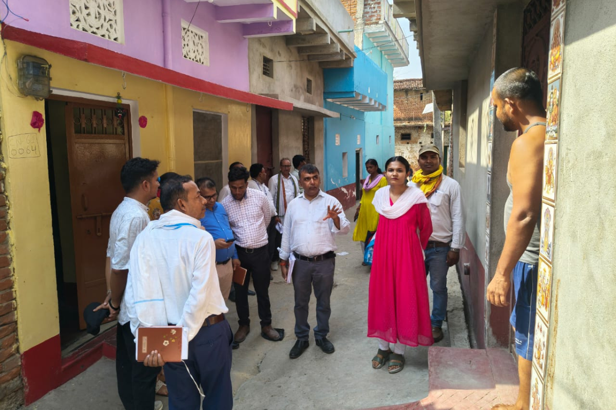 रोहतास के नोखा में जनगणना कार्य का औचक निरीक्षण,सहायक निदेशक और डीएसओ ने जांची प्रपत्रों की शुद्धता