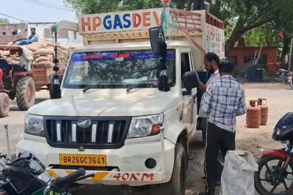 गैस वितरण नियम को लेकर उपभोक्ताओं में नाराजगी, 45 दिन की नियमावली बनी सिरदर्द, भारी परेशानी
