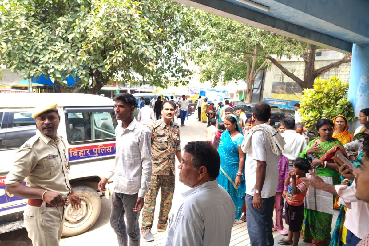 अरवल में बाइक दुर्घटना के बाद बवाल, 17 वर्षीय किशोर की मौत के बाद परिजनों ने अस्पताल में जमकर किया हंगामा