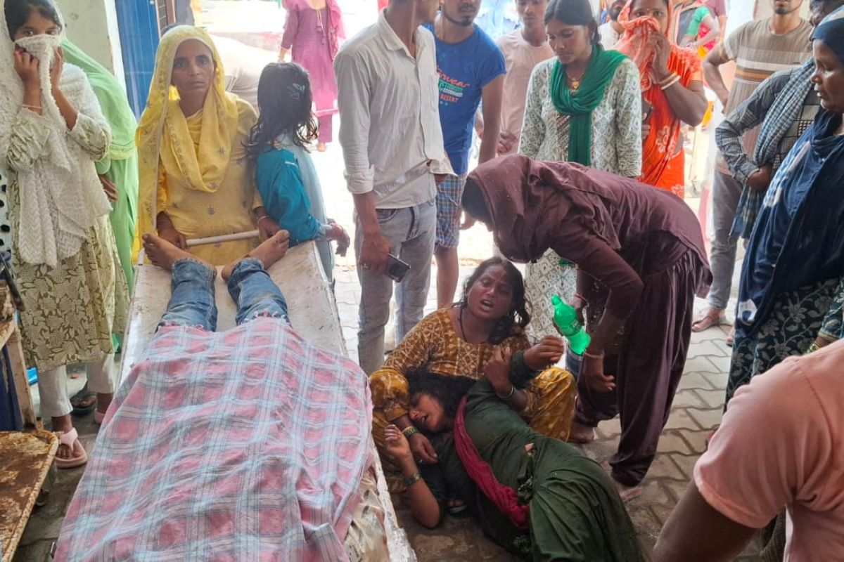 पेट्रोल पंप के पास दो बाइकों में भीषण भिड़ंत, 25 वर्षीय युवक की मौके पर मौत, एक गंभीर