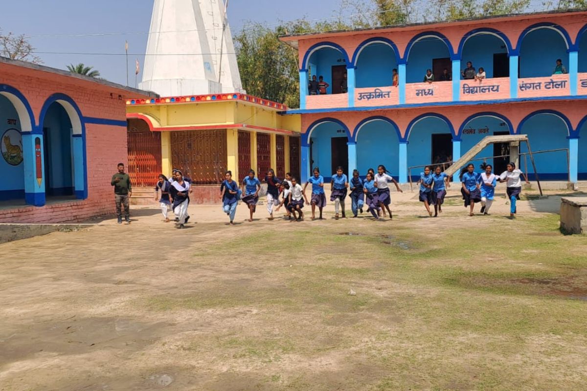 कटिहार में शिक्षा विभाग की बड़ी सख्ती: आधा दर्जन प्रखंडों में नामांकन की सुस्त रफ्तार पर भड़के डीईओ, 31 मई तक ‘मिशन मोड’ का अल्टीमेटम