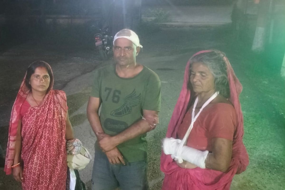 बड़हरा में भूमि विवाद को लेकर खूनी संघर्ष, घर में घुसकर महिलाओं सहित 3 लोगों को पीटा; गंभीर हालत में रेफर
