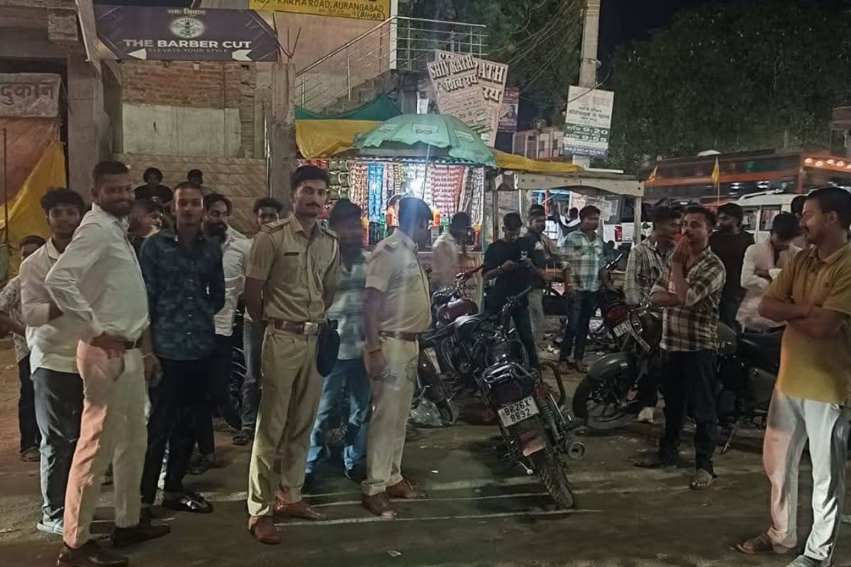 औरंगाबाद में पुलिस की छापेमारी, भारी मात्रा में शराब जब्त, 34 लोग गिफ्तार, जानिए पूरी खबर