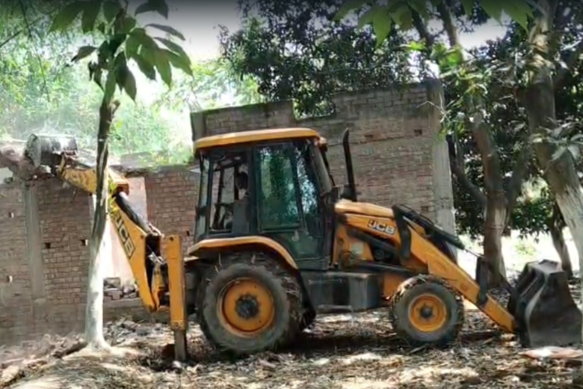 बेगूसराय के बलिया में चला प्रशासन का बुलडोजर,अतिक्रमण मुक्त हुई जमीनें, अब बनेंगे पंचायत सरकार भवन