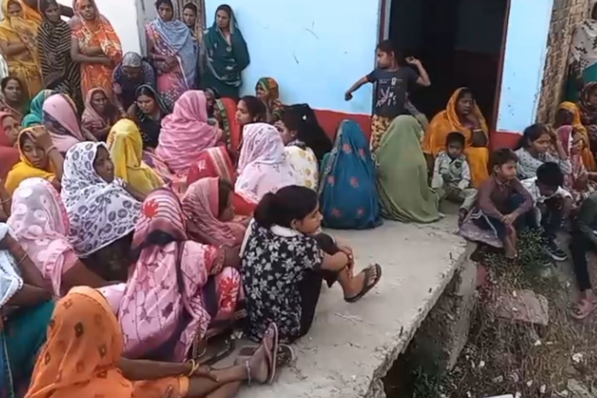 कैमूर में पत्नी के साथ तिलक में जा रहे शख्स की सड़क हादसे में मौत, महिला की हालत गंभीर