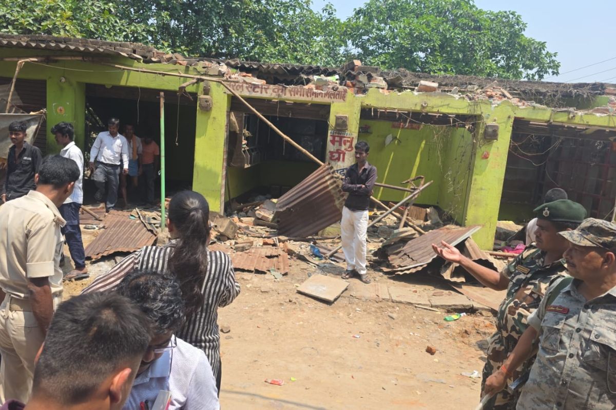 आरा में प्रशासन की बड़ी कार्रवाई: बुलडोजर एक्शन से खाली हुई सड़क,अतिक्रमणकारियों में मचा हड़कंप