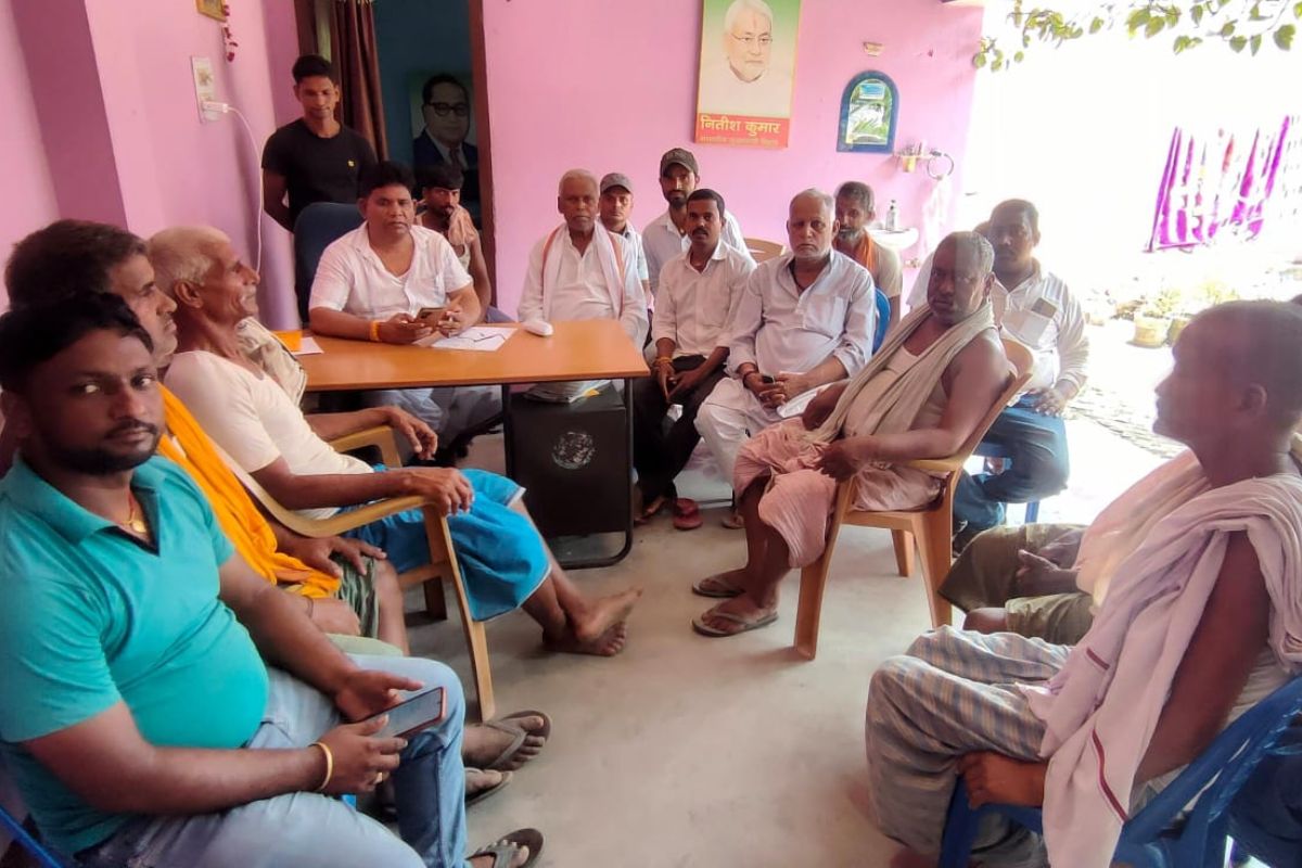 Hajipur News : विधायक ने सुनी लोगों की समस्या, विकास कार्यों पर भी चर्चा की