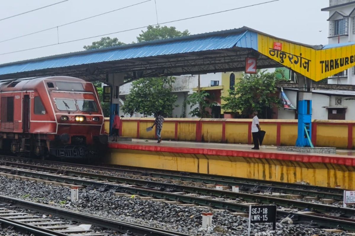 पूर्वोत्तर की रेल व्यवस्था का संकटमोचक बना ठाकुरगंज रेलखंड, कटिहार रेल मंडल में मेगा ब्लॉक के कारण राजधानी सहित कई ट्रेनें डायवर्ट, देखें पूरी लिस्ट