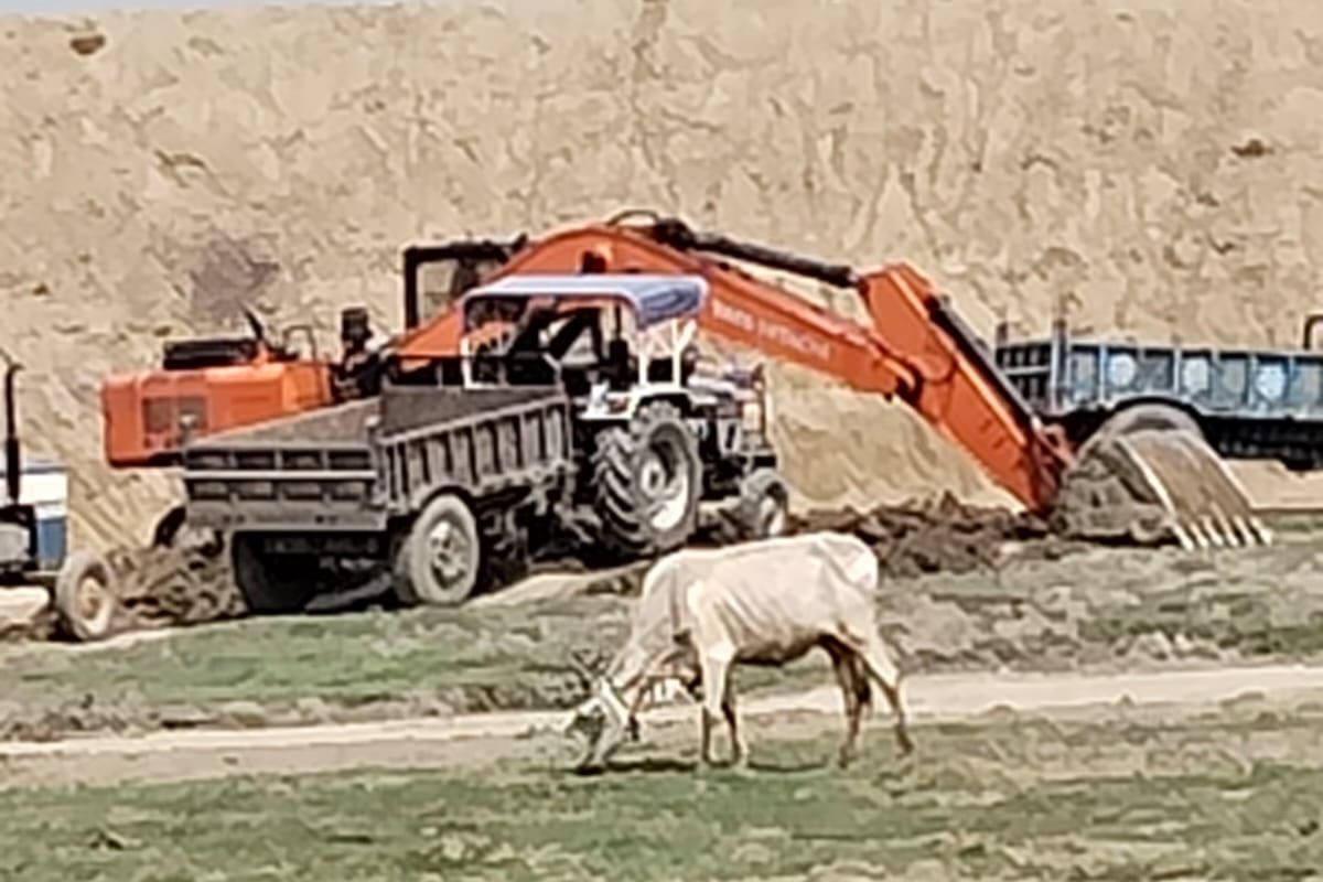 Jamui: अतिक्रमण मुक्त कर मानक के अनुरूप खुदाई की मांग, ग्रामीणों ने डीएम व मंत्री को लिखा पत्र