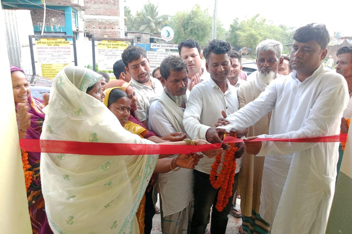 बायसी जिला परिषद क्षेत्र संख्या 33 में विकास योजनाओं की बहार, पार्षद निखहत नाज ने एक साथ 9 परियोजनाओं का किया लोकार्पण