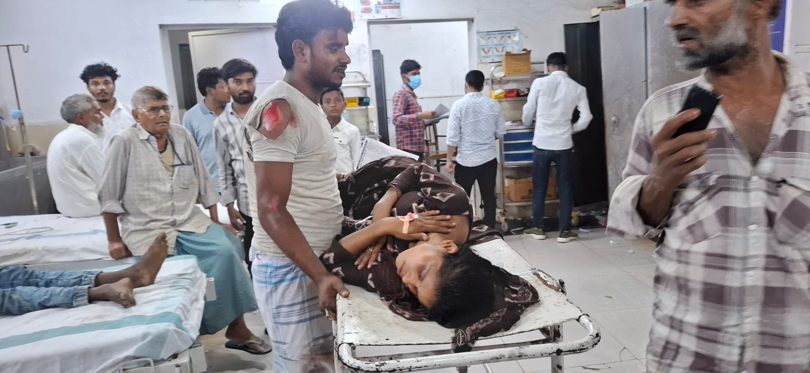 पूर्णिया में सड़क हादसों का कहर: दो युवकों की मौत, पांच गंभीर रूप से घायल