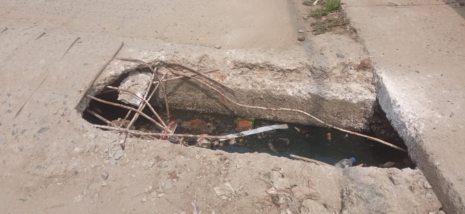 टूटा नाला ढक्कन बना हादसे का कारण, लोगों में आक्रोश