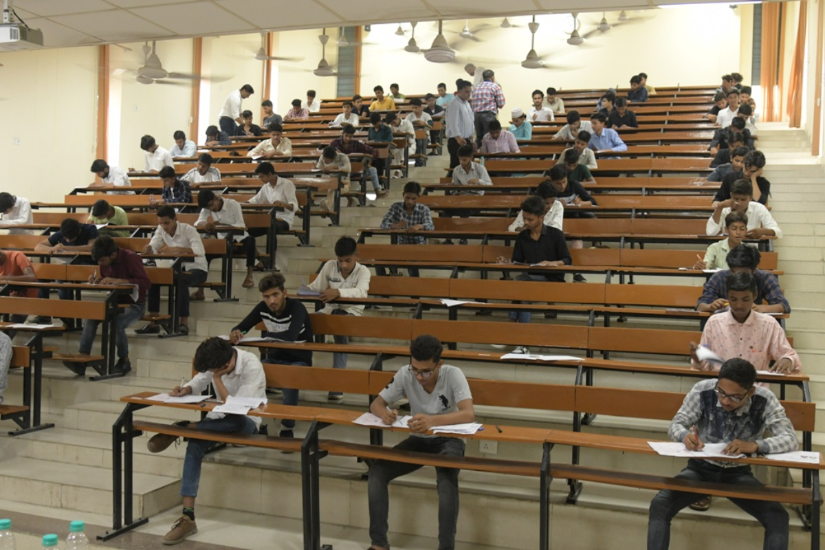 आरा में 15 परीक्षा केंद्रों पर डिप्लोमा सर्टिफिकेट प्रवेश प्रतियोगिता परीक्षा की तैयारी पूरी, प्रशासन सख्त