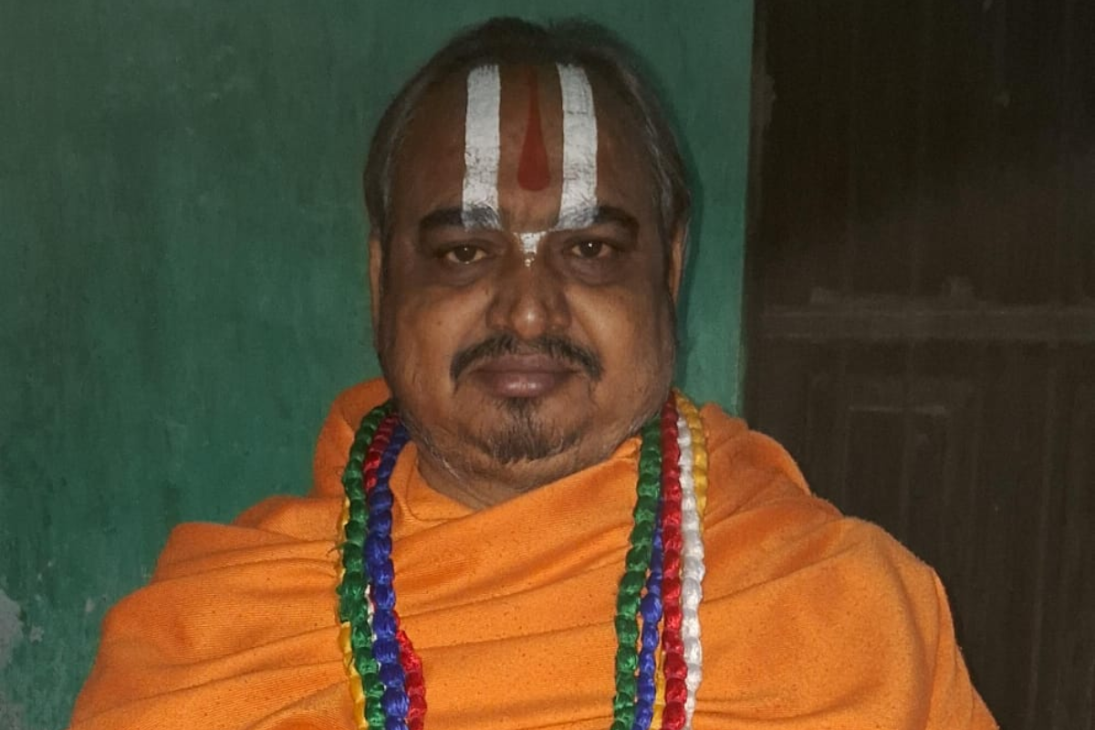 भोजपुर में धार्मिक कथा कार्यक्रम में बोलें नारायण स्वामी: बदलते परिवेश में संस्कार का हो रहा लोप