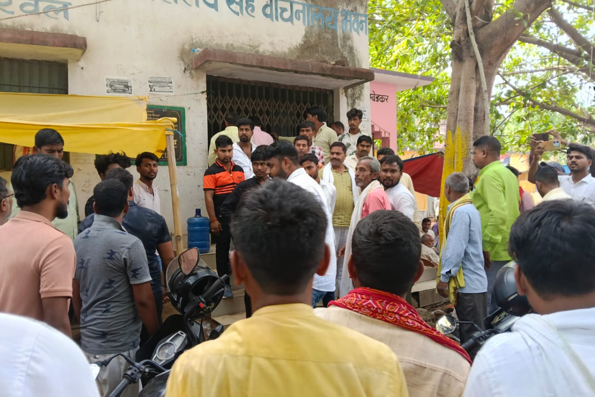 रालोमो जिलाध्यक्ष चुनाव में हंगामा, कार्यकर्ताओं ने चुनाव पर्यवेक्षक को बनाया बंधक