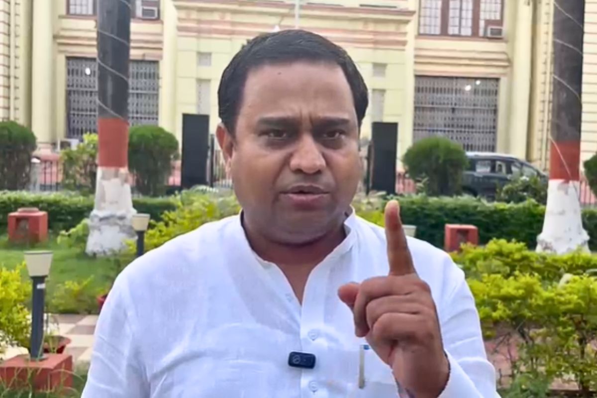 ‘शिक्षक इंसान हैं या मशीन…?’ डबल ड्यूटी पर भड़के बिहार के MLC, बोले- ACS खुद कर के दिखाएं जनगणना